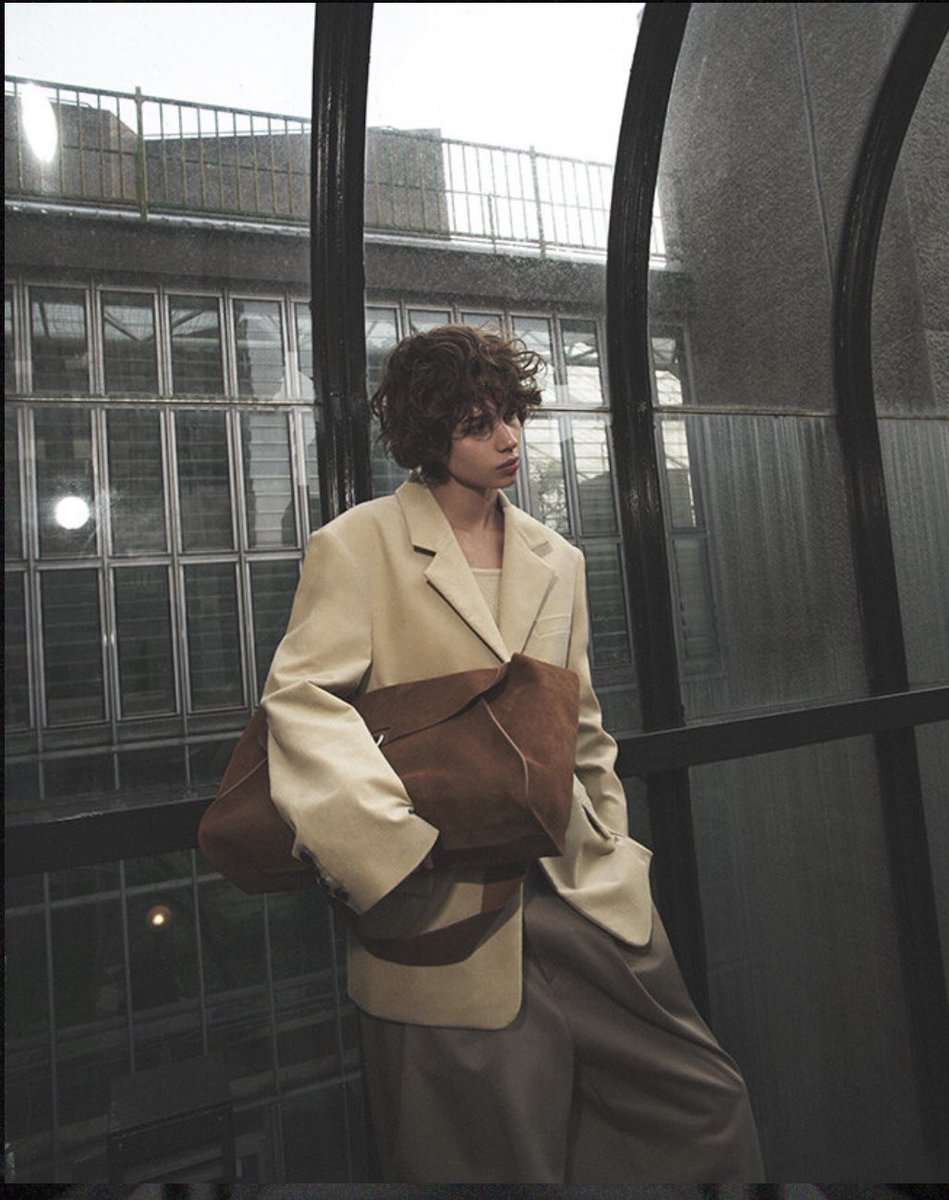 Mylilforest_js's tweet image. 시스템 2025 F/W 컬렉션

지성이랑 잘 어울릴 브랜드야