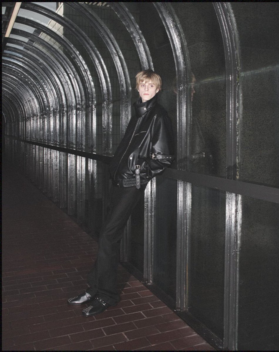 Mylilforest_js's tweet image. 시스템 2025 F/W 컬렉션

지성이랑 잘 어울릴 브랜드야