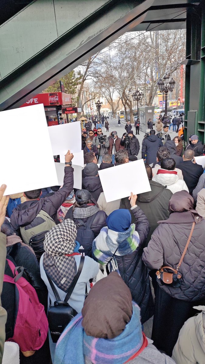 Öğretmenler belirsizlik değil ADALET istiyor.

<a href="/RTErdogan/">Recep Tayyip Erdoğan</a> <a href="/Yusuf__Tekin/">Yusuf Tekin</a>

#AnkaradaOgretmenlerTekSes