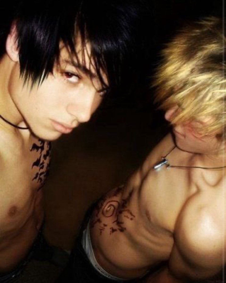 Rasengasm's tweet image. 2000’s Sasuke and Naruto Cosplay