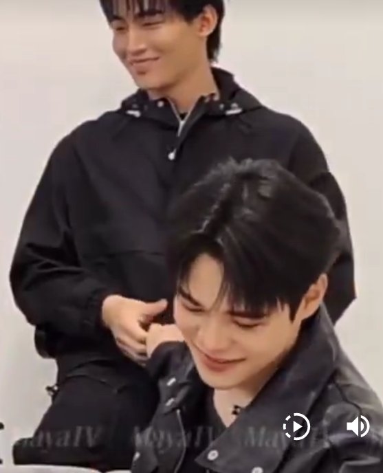 dombaby4angle's tweet image. MRS PRESS TOUR  

#OhmPoon #โอห์มปูน
#MyRomanceScammerLIVE 

OhmPoon be like: 

Afternoon 🤸‍♀️          Vs          Evening 🤸‍♀️