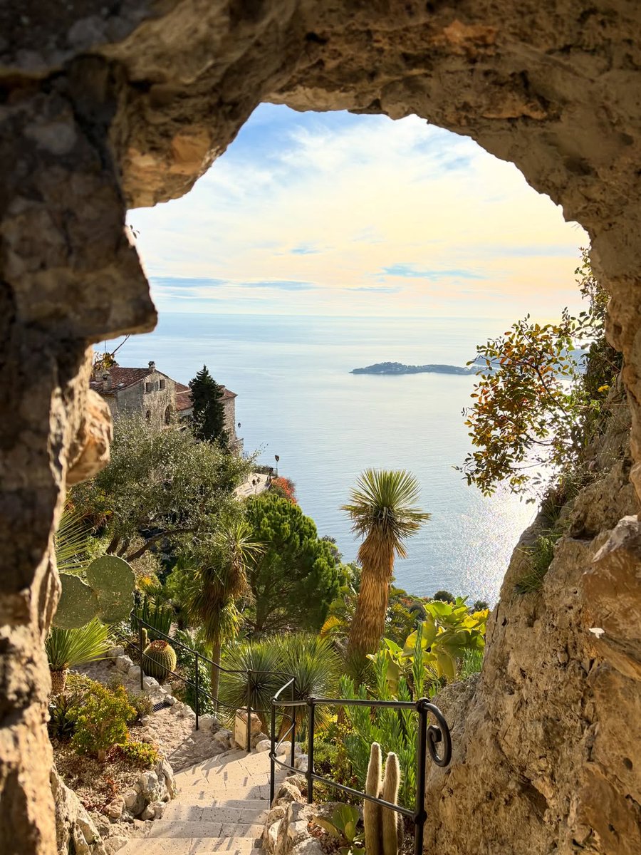 Eze Tourisme tweet media
