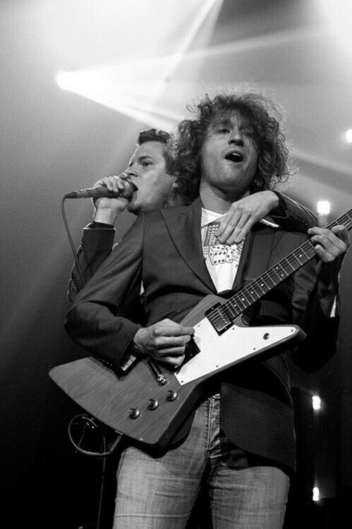 « Brandon and Dave used to be very affectionate on stage »