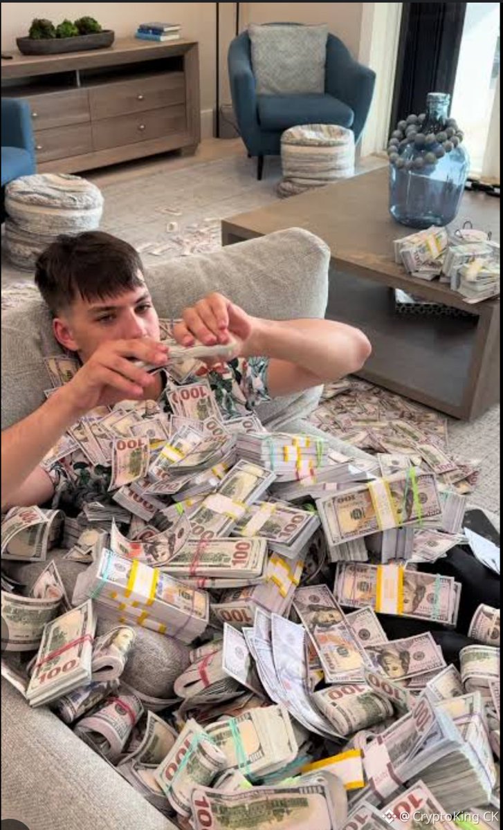 Cryptohenry385's tweet photo. You we get rich when you ignore the green candles and support the red candles..

Big time the market we crash this week.... https://t.co/jjnBwqGNu1