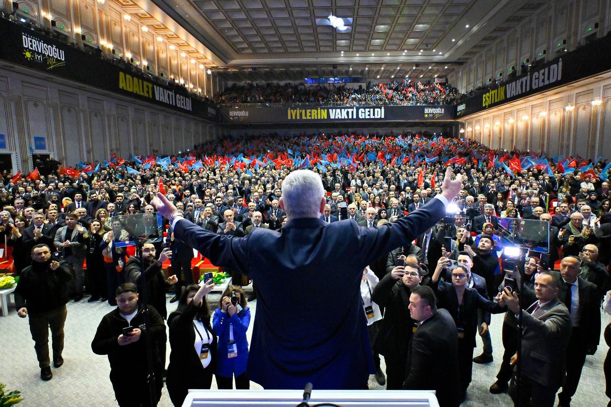 Vakit, son ocağın, son kalenin yükselme vaktidir!
Vakit, gözümüz gibi baktığımız fidanımızın ulu bir ağaç olma vaktidir!
Artık vakit, İYİ’lerin vaktidir!

4.⁠ ⁠Olağan Kurultayımız partimize, milletimize, memleketimize hayırlı, uğurlu olsun.