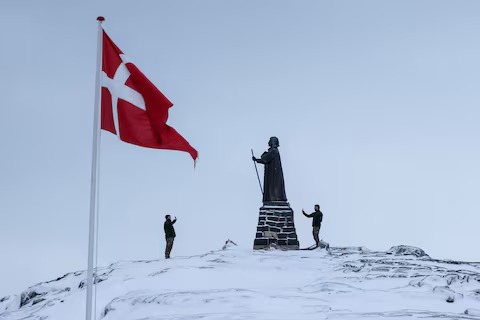 🇷🇺🇬🇱 RUSSIA TELLS TRUMP: TAKING GREENLAND WOULD MAKE YOU HISTORIC

Kremlin spokesperson, Dmitry Peskov:

"International experts believe that by resolving Greenland's incorporation, Trump will certainly go down in history. 

Not only in U.S. history, but world history."

Notice