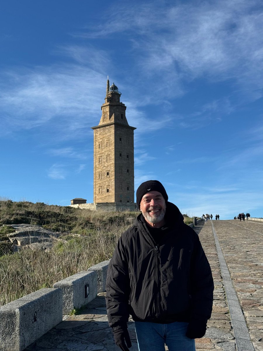En la Torre de Hércules, A Coruña, Galicia, España, que es el faro activo más antiguo del mundo y que fuera construido por los romanos.