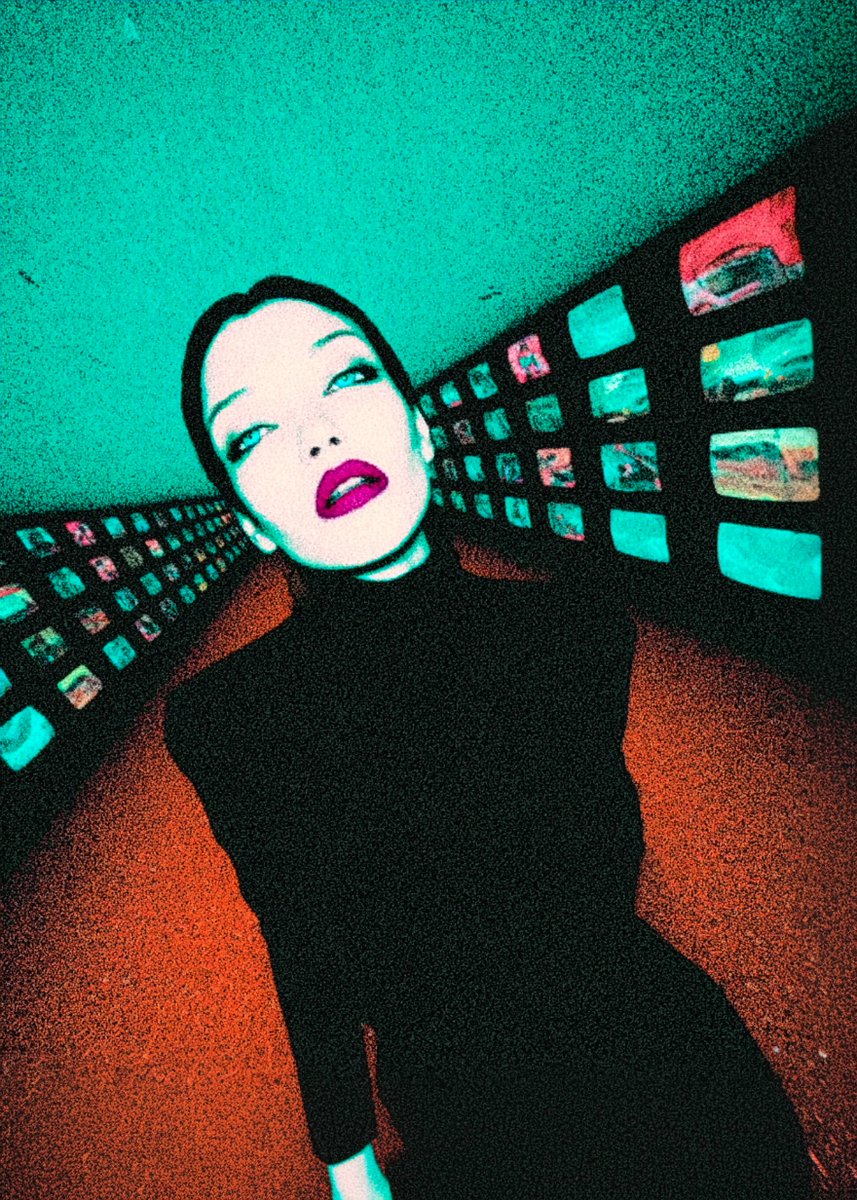 Middle | Man tweet media