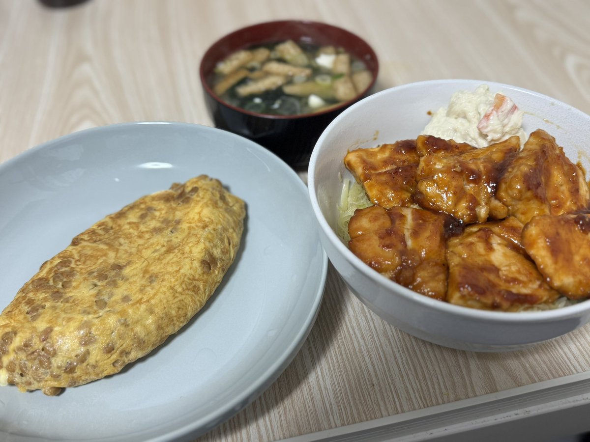 オムレツの形が上手くなってきた🥚

これからシーズン開始までダイエットアカウントに変貌を遂げます🏋️
(安定の品質で90kgまで増えました)