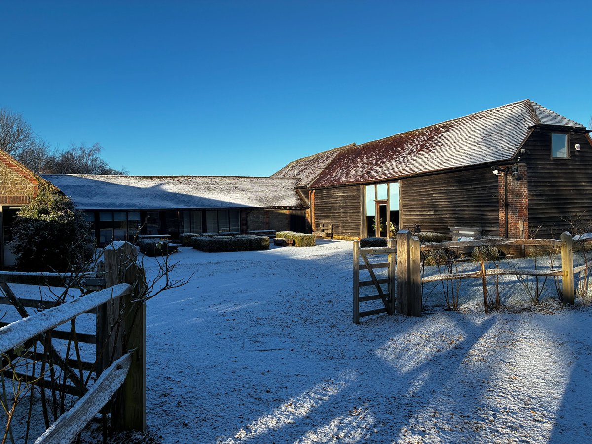 SkillGateUK's tweet photo. #BlueSkies #Snow ❄️ 

Today may be blue Monday, but there are nothing but blue skies and powdery snow here at SkillGate HQ! We wanted to share the sights with you to help you through the day too!

#MorningMotivation 💪 https://t.co/LhZWBR3zK2