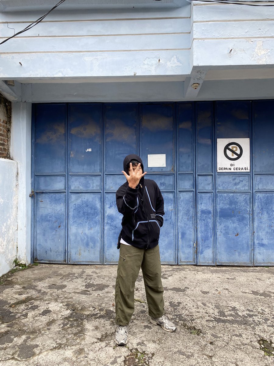 xunrequitedx tweet media