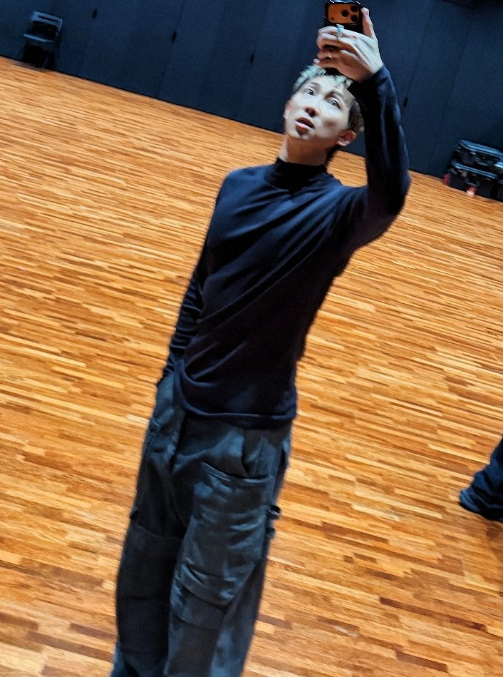 I LOVE his new style 🤌🫠