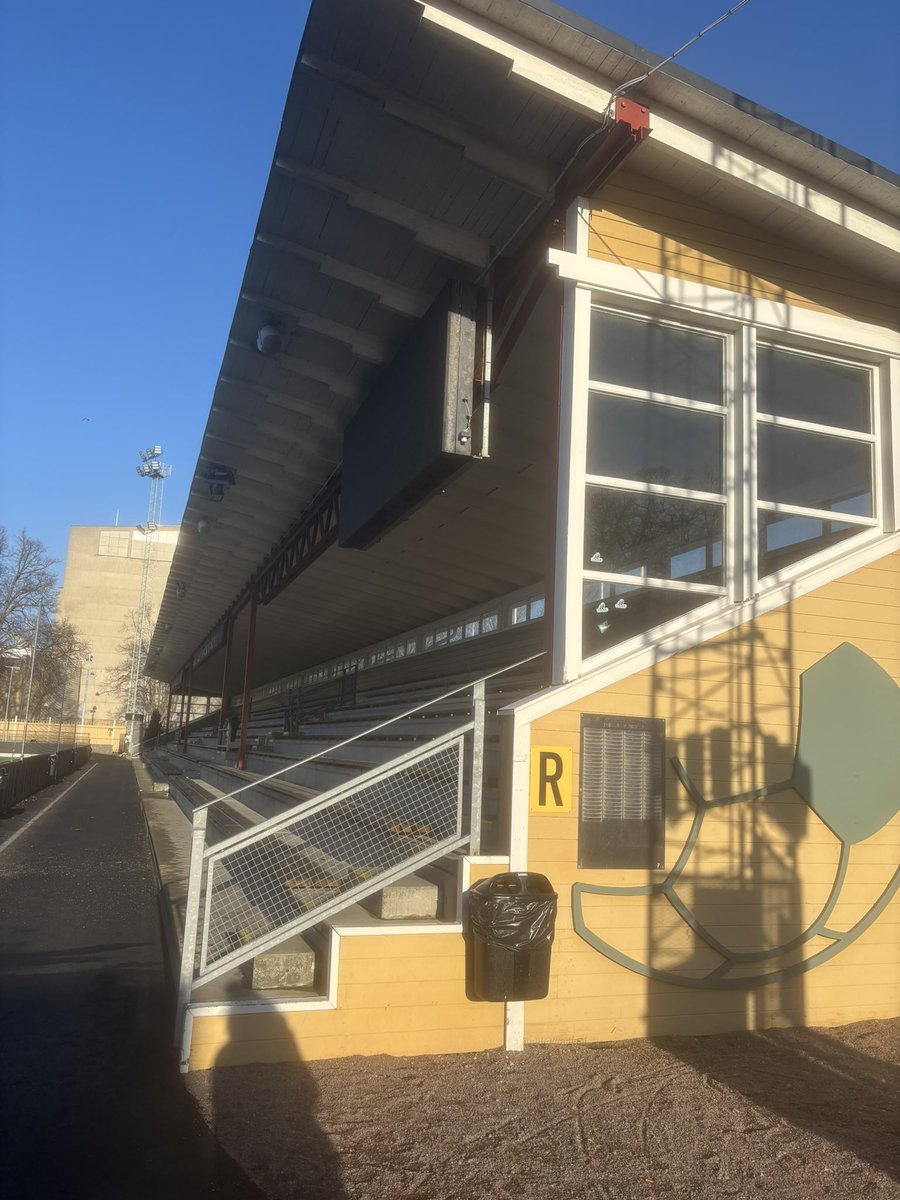boggle13's tweet photo. Ik neem aan dat ik hier in kan checken met een wedstrijd van FC @Staantribune Kan @JIH1980 hier duidelijkheid over geven? https://t.co/YbNhdC1FXd
