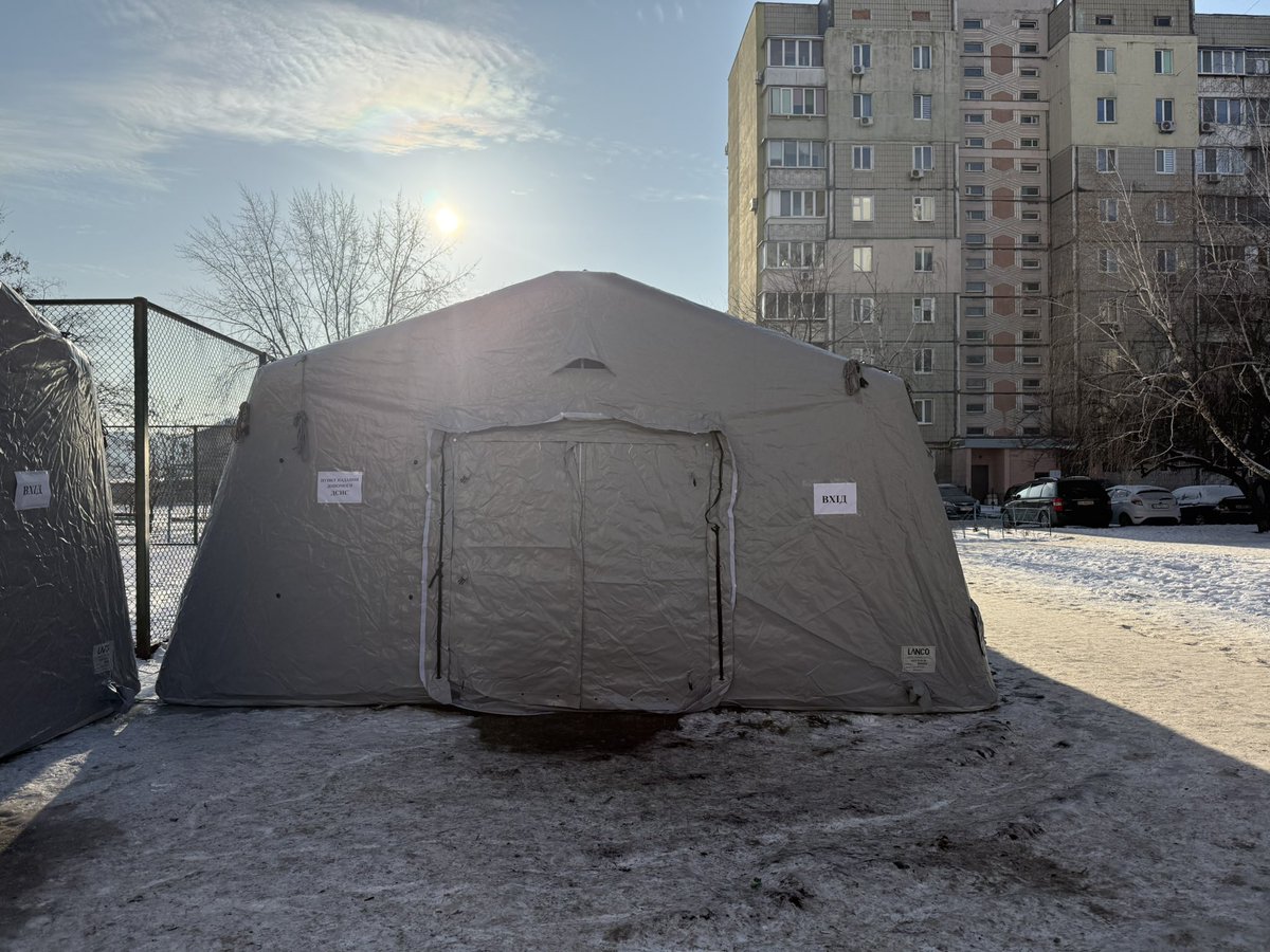 Pēc krievijas 9.janvāra uzbrukuma Kijivā turpat 6000 daudzstāvu dzīvojamām ēkām izdevies atjaunot siltumapgādi, tomēr bez apkures joprojām atrodas aptuveni 30 daudzstāvu dzīvojamās ēkas. Ievērojami traucējumi joprojām arī elektroapgādē. Plašāk  - Latvijas Radio