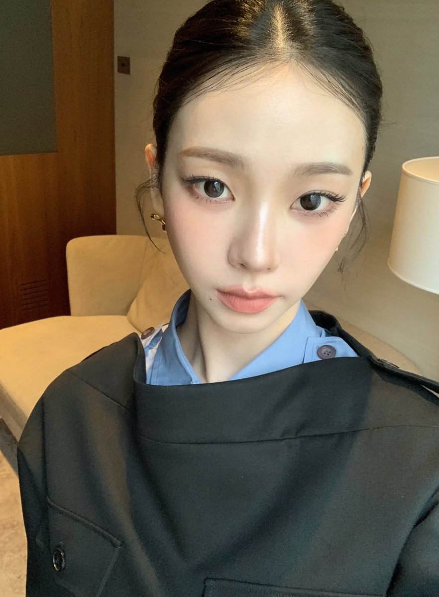 hourlykrn's tweet image. FACE CARD.