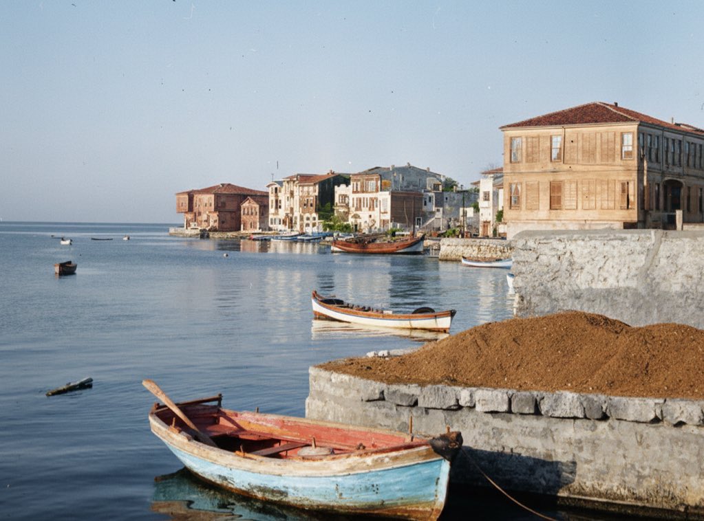 eskidenist66's tweet image. 1950’lerde Yeşilköy sahili ve Yeşilköy’ün  estetik yalıları…