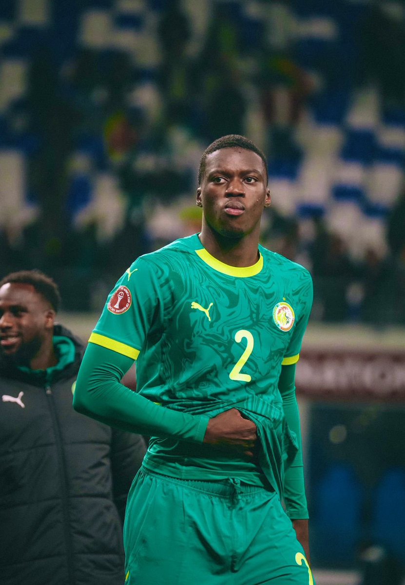 lnstantFoot's tweet image. Il a seulement 20 ans, il remplaçait le capitaine de son pays, mais il a lâché une finale TAILLE PATRON ! 🇸🇳🔥

🫡 GRAND RESPECT MAMADOU SARR !