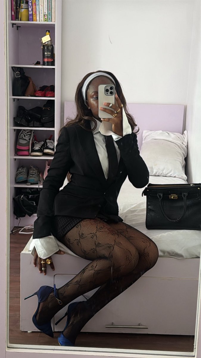 amymaha_'s tweet image. is this too much for a monday?