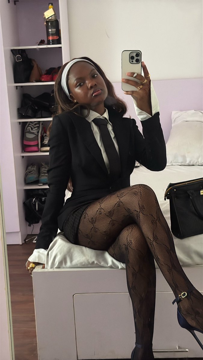 amymaha_'s tweet image. is this too much for a monday?