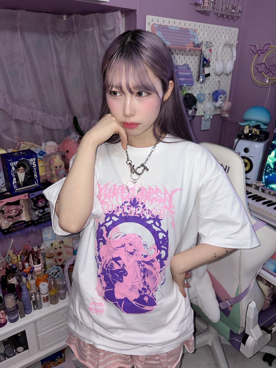 ▷ 𝙥𝙞𝙘𝙘𝙤 𝙊𝙛𝙛𝙞𝙘𝙞𝙖𝙡 𝙂𝙤𝙤𝙙𝙨
　　『 𝗣𝗶-𝗣𝗶-𝗣𝗶 𝗧-𝘀𝗵𝗶𝗿𝘁 』

✧ Color : Black / White
✧ Size : Free(XL)

✧ Model : あぽろ(WH), naePi-Yo(WH)

🛍️通販はコチラ🛍️
tanocstore.net/shopdetail/000…