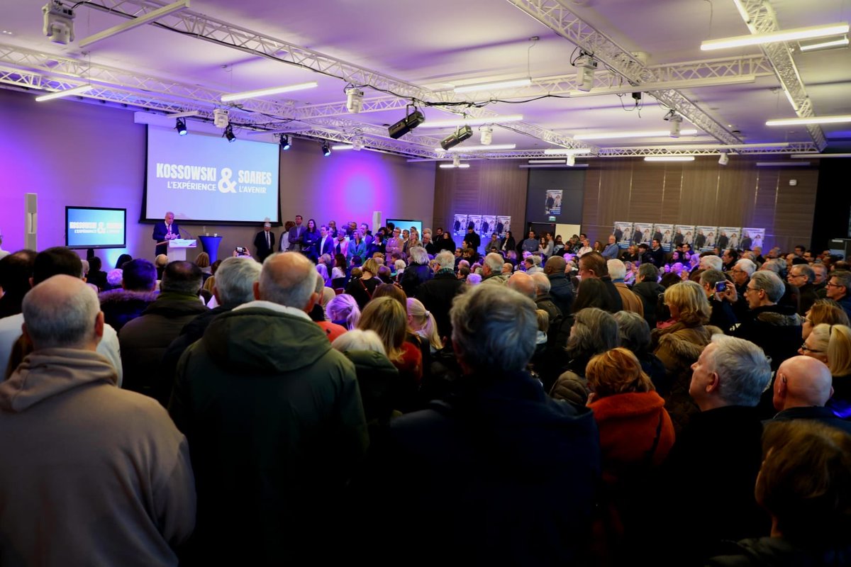 KossowskiSoares's tweet image. Un moment précieux hier à #Courbevoie, entourés de soutiens engagés.
Des échanges, sourires, et une conviction partagée : agir ensemble pour notre ville.
Transmettre l’expérience, insuffler une nouvelle énergie, préparer l’avenir avec responsabilité. La suite s’écrit avec vous.