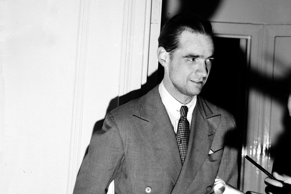 DeccanChronicle's tweet image. Today in history:
On Jan. 19, 1937, #HowardHughes set a new transcontinental air speed record in his H-1 Racer aircraft, flying from #LosAngeles  to #newark , #NewJersey  in seven hours, 28 minutes and 25 seconds.