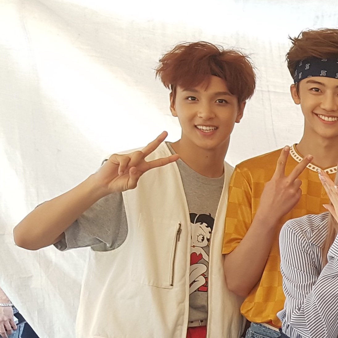 sunhaefs's tweet image. 260119 joy bbl update with nct dream haechan 😆🤏🏻

"ㅋㅋㅋㅋㅋㅋㅋㅋ wow"
"it looks like a photo of elementary school classmates"