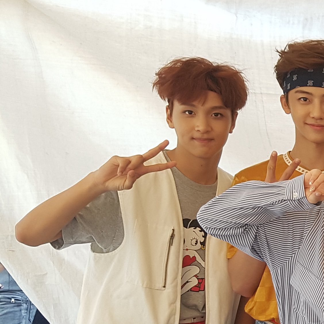 sunhaefs's tweet image. 260119 joy bbl update with nct dream haechan 😆🤏🏻

"ㅋㅋㅋㅋㅋㅋㅋㅋ wow"
"it looks like a photo of elementary school classmates"