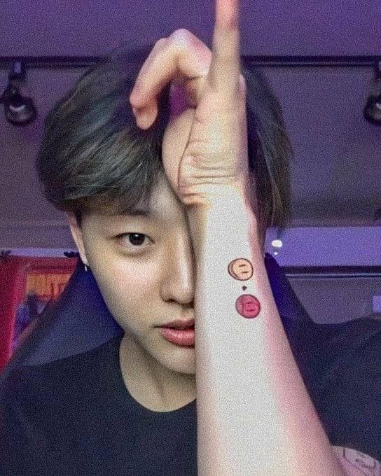 mystarissy's tweet image. 타투 보내기전에 좀 자세히 다시 보자..