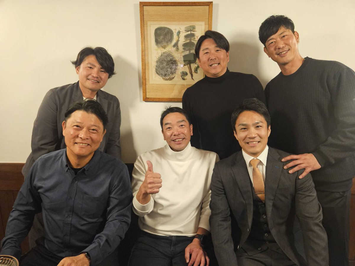 TokyoGiants's tweet photo. #則本昂大 投手が入団会見後に監督、コーチ陣と対面！
読売ジャイアンツへようこそ✨ https://t.co/DeHCoMIcXa