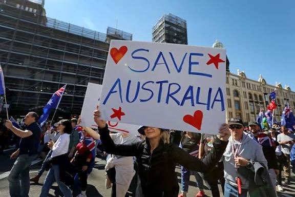 Kracken_aspects's tweet photo. Kiwis are ready c’mon Aussies big small 4 legs or 2 get the H2O and the boots 🥾 ready this Australia Day we don’t wear thongs 🩴 we @marchforaus in defiance against our government ruining our way of life and future! #StopMassImmigrationNow #AustraliaFirst #NoAustralianLeftBehind #OurDuty #ForLoveOfCountry #LetsGoPatriots