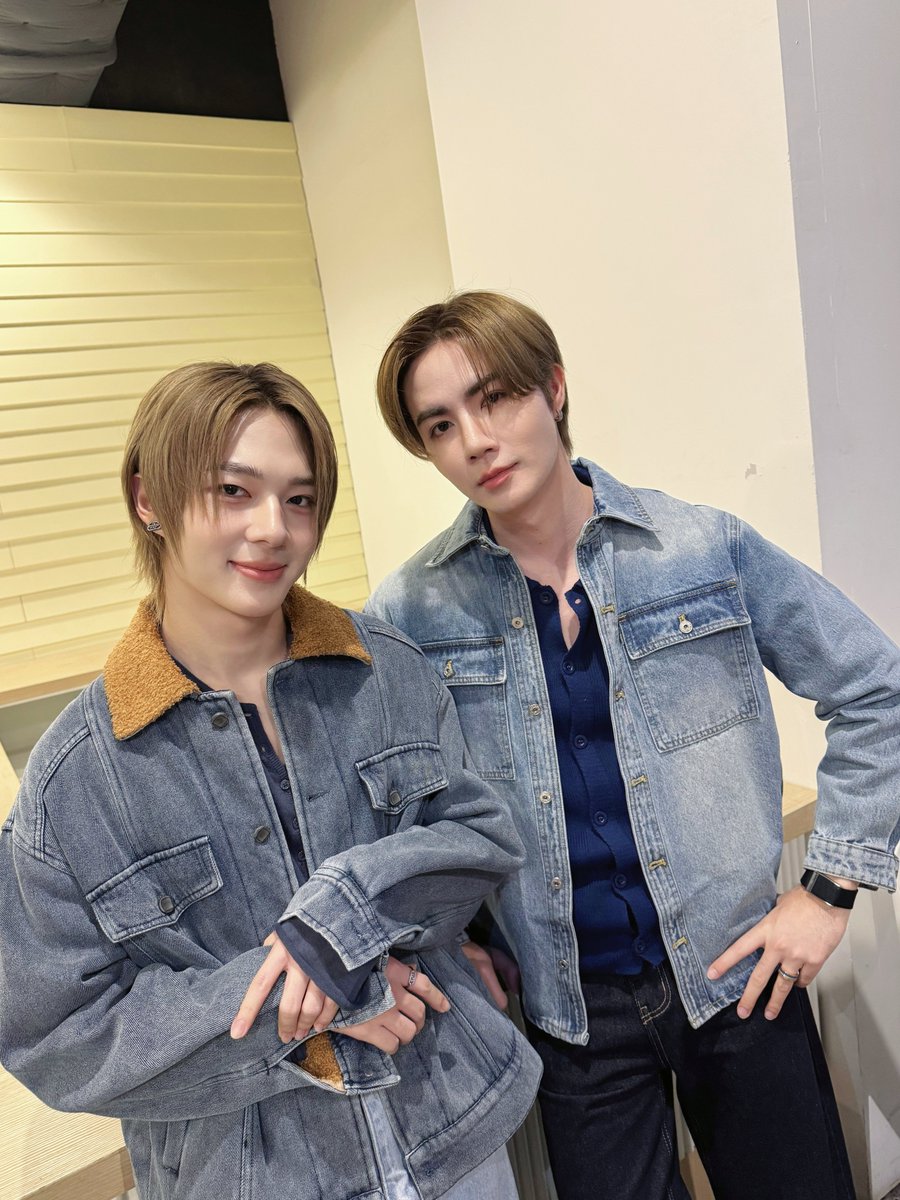 DomundiTV's tweet image. พบกับ “ซี” @zee_pruk และ “นุนิว” @CwrNew ได้ในงาน Head &amp;amp; Shoulders x ซีนุนิว ✨️

#HeadandShouldersXZeeNunew