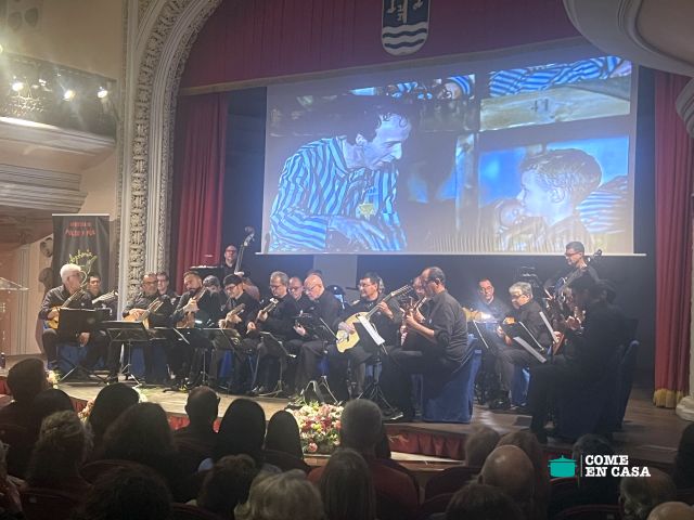 En un lunes triste, traigo el buen recuerdo del concierto vivido ayer en Sevilla, con la orquesta CordoPhonia, de instrumentos de pulso y púa, que nos hicieron pasar un rato feliz, a beneficio de dos entidades solidarias que trabajan en Sevilla capital.
comeencasa.net/.../concierto-…