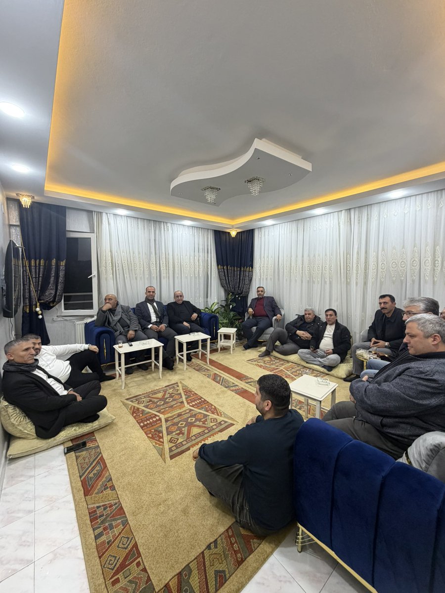 SuruclularD's tweet photo. Ameliyat olan Yönetim Kurulu Üyemiz Sabri Şahin’i, Dernek Başkanımız Sayın İmam Yıldırım ve yönetim kurulu üyelerimizle birlikte ziyaret ederek geçmiş olsun dileklerimizi ilettik. Kendisine acil şifalar diliyoruz. https://t.co/caCYdL4Cjb