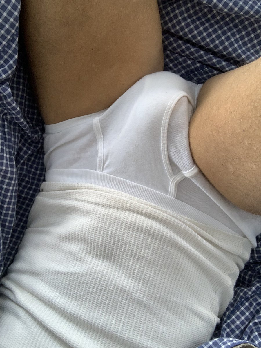ABralmy's tweet photo. Snowed in. I expect lots more of this going on.
#briefs #outthefly https://t.co/rthDuhVlQj