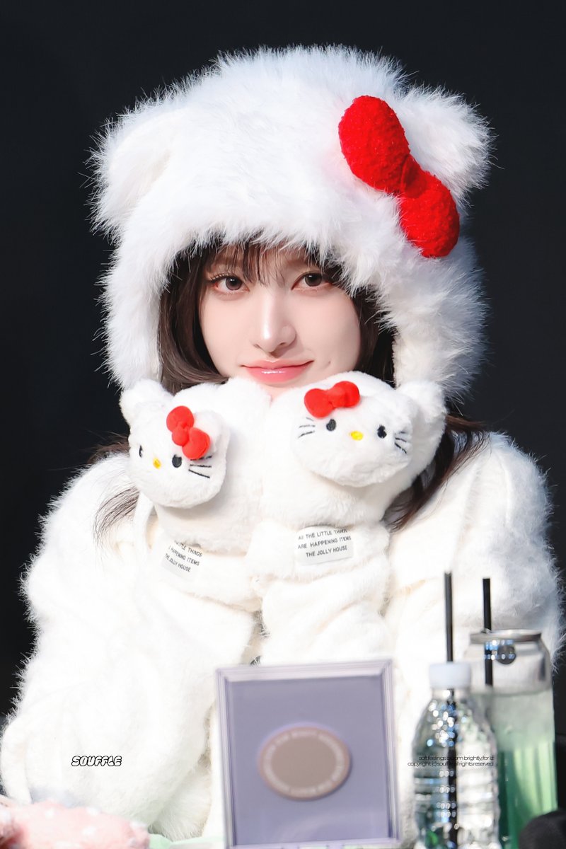 souffleliz's tweet image. 260118 키티 지워니 #IVE #LIZ #리즈