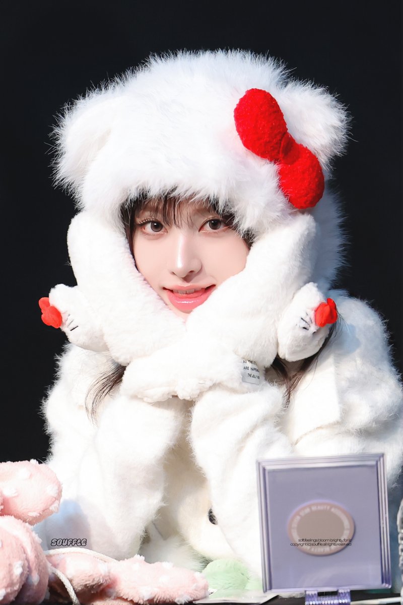 souffleliz's tweet image. 260118 키티 지워니 #IVE #LIZ #리즈