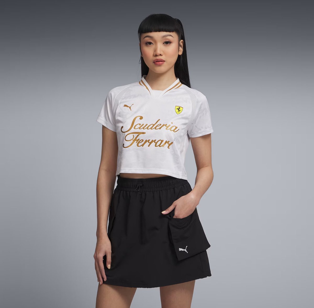 nnewtronn_'s tweet image. ทุกคนนนนน มันน่ารักมากๆๆๆ กอไก่ล้านตัว ปีนี้ puma ออกคอลเลคชั่นเสื้อ jersey ใหม่เป็นของ Ferrari โดยเฉพาะเลย มีสามสี ขาว ดำ ชมพู แบบยาวกับสั้น เข้าไทยด้วยรอบนี้ นี่มือลั่นจัดสีชมพูมาแล้วหนึ่งฮือออใครจะต้านทานไหว💗