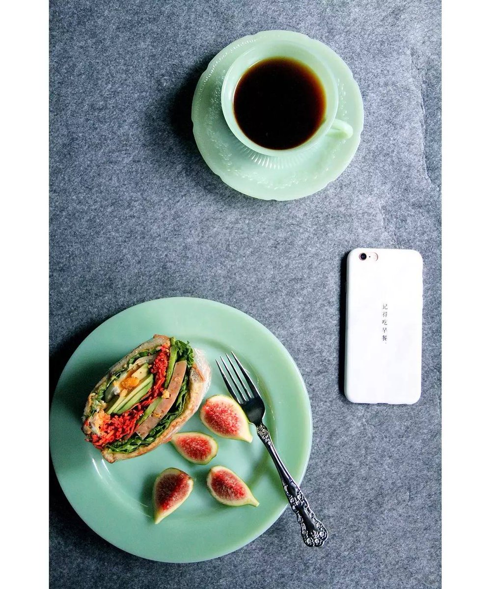 jaroldperez3's tweet image. Just caught this cozy mess: kitchen counter cluttered with half-washed mugs, a still-warm pie crust, and a cat napping on the dish towel. #HomeVibes #MessyButHappy