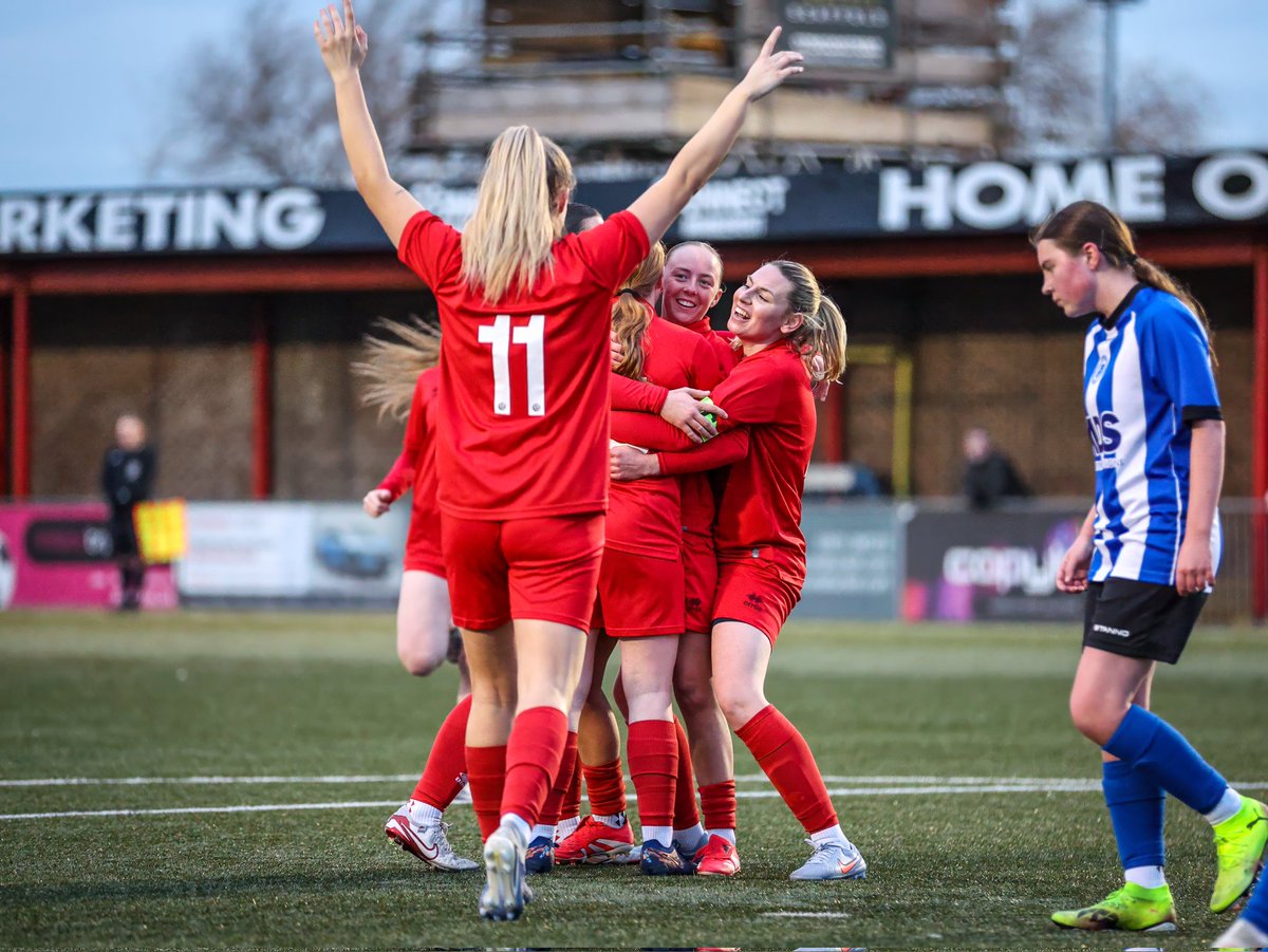 Lydia & Nick tweet media