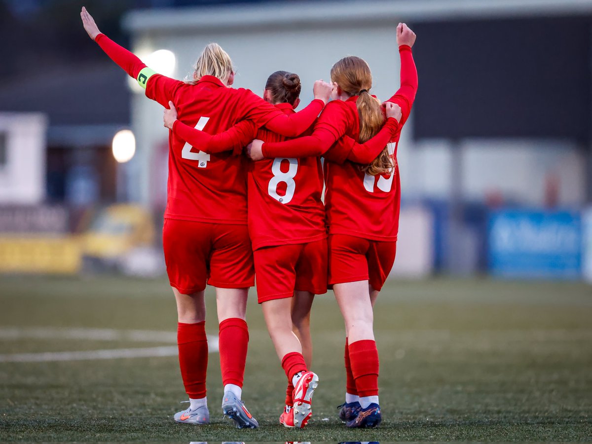 Lydia & Nick tweet media