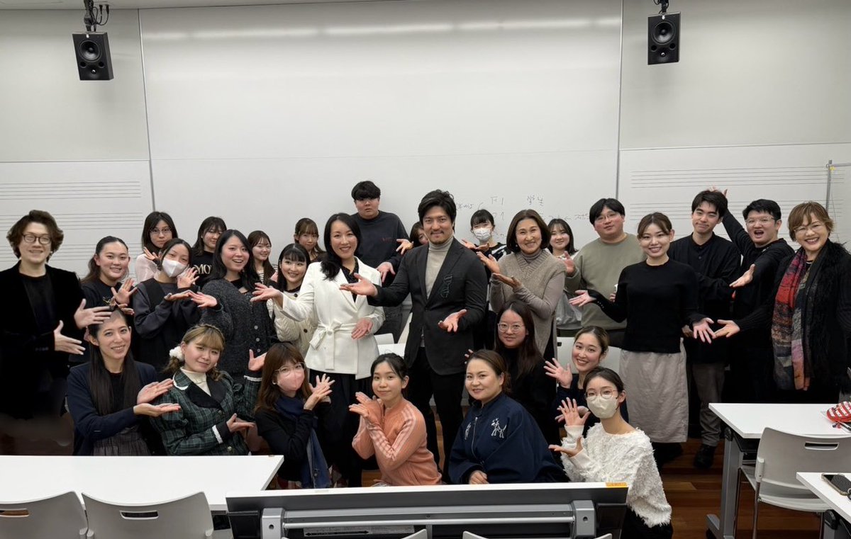 本日は大人気バリトン歌手の大西宇宙さん、そして本学講師の森谷真理先生の特別講座でした。お2人のアメリカでの話、どのようにデビューし、どうしたら活躍を続けられるのか、オーディションやオペラへの取り組み方など、非常に色濃い時間で、学生たちに大きな刺激を頂きました！
#洗足学園音楽大学
