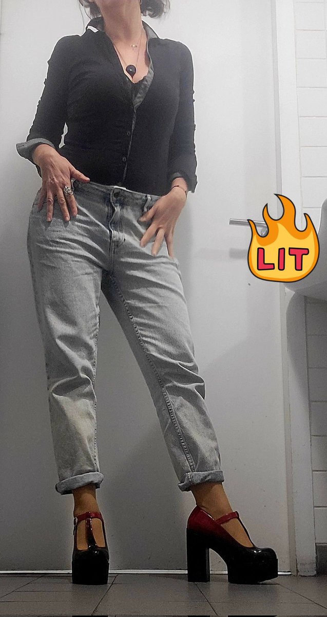 MissDje's tweet photo. Et oui c’est bien @short1216 qui avait raison ...j’étais d’humeur Pin up grunge ce matin....Rt si tu aimes ce look😘
#pinupgirls #hotwife #vixens https://t.co/zniRDUhZyh