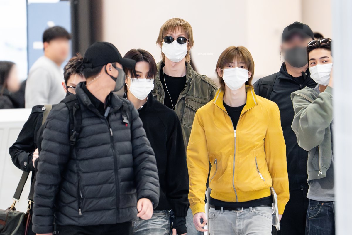 𝐎𝐅𝐅𝐋𝐈𝐍𝐄 𝐂𝐎𝐋𝐎𝐑 tweet media