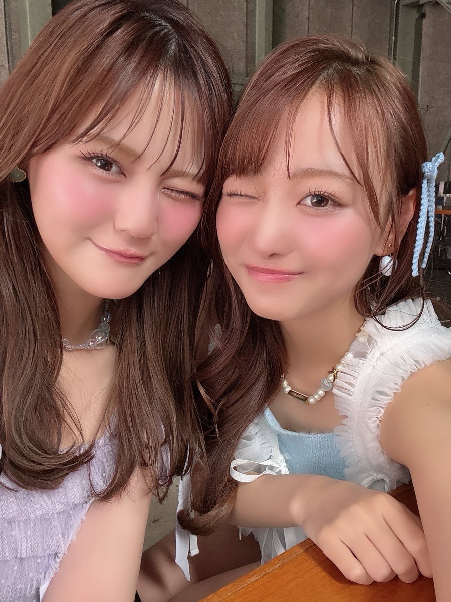shoko_takiwaki's tweet photo. 瞳 お誕生日おめでとう🎂

0時なった瞬間にみんなでお祝いできて嬉しかったよ〜

頼りになるお姉ちゃん
いつも明るくしてくれてありがとう！
これからもそばにいさせてね🫶🏻
素敵な1年になりますように…✨

#髙松瞳生誕祭2026 https://t.co/8ptOc1amEK