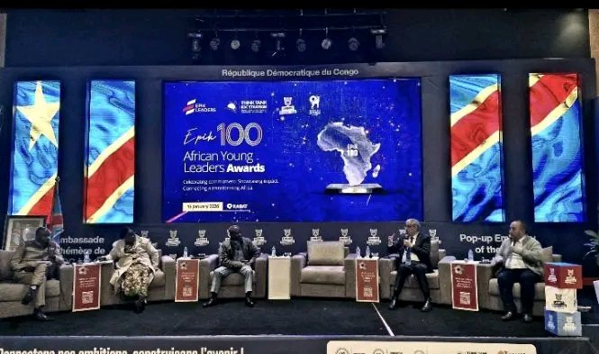 falmatacaroline's tweet photo. Honorée d’être parmi les #EPIK100 Leaders !Cette distinction célèbre mon engagement pour les droits des femmes,la SSR,l’autonomisation et le leadership des jeunes.Cette victoire est aussi la vôtre🤍 

Le leadership n’est pas un titre,c’est une responsabilité.
#AfricanLeadersAward https://t.co/t4ZTYVMiQm
