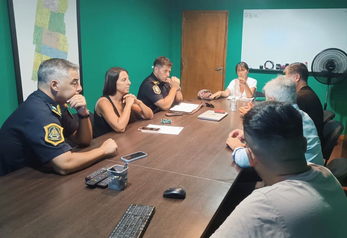 Las cámaras del Sistema de Videovigilancia Municipal serán utilizadas como medio de prueba válido para la detección, constatación y acreditación de infracciones y conductas ilícitas vinculadas a la circulación de motovehículo.
➡️bolivar.gob.ar/novedades/4533…