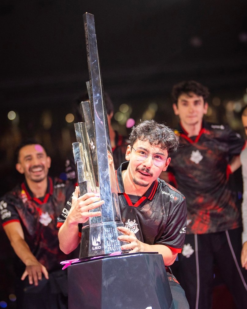 G2esports's tweet image. It’s Topfather’s Day 🌹

Happy Birthday @BrokenBlade! ❤️