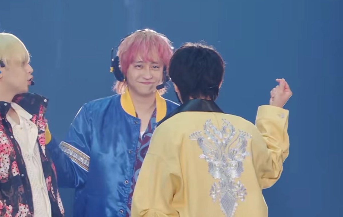 youkina_SMILE's tweet photo. 有岡くんの顔みえないけどメンバーを最高の顔にさせてるシリーズ幸すぎる https://t.co/FUKdBSDLzl