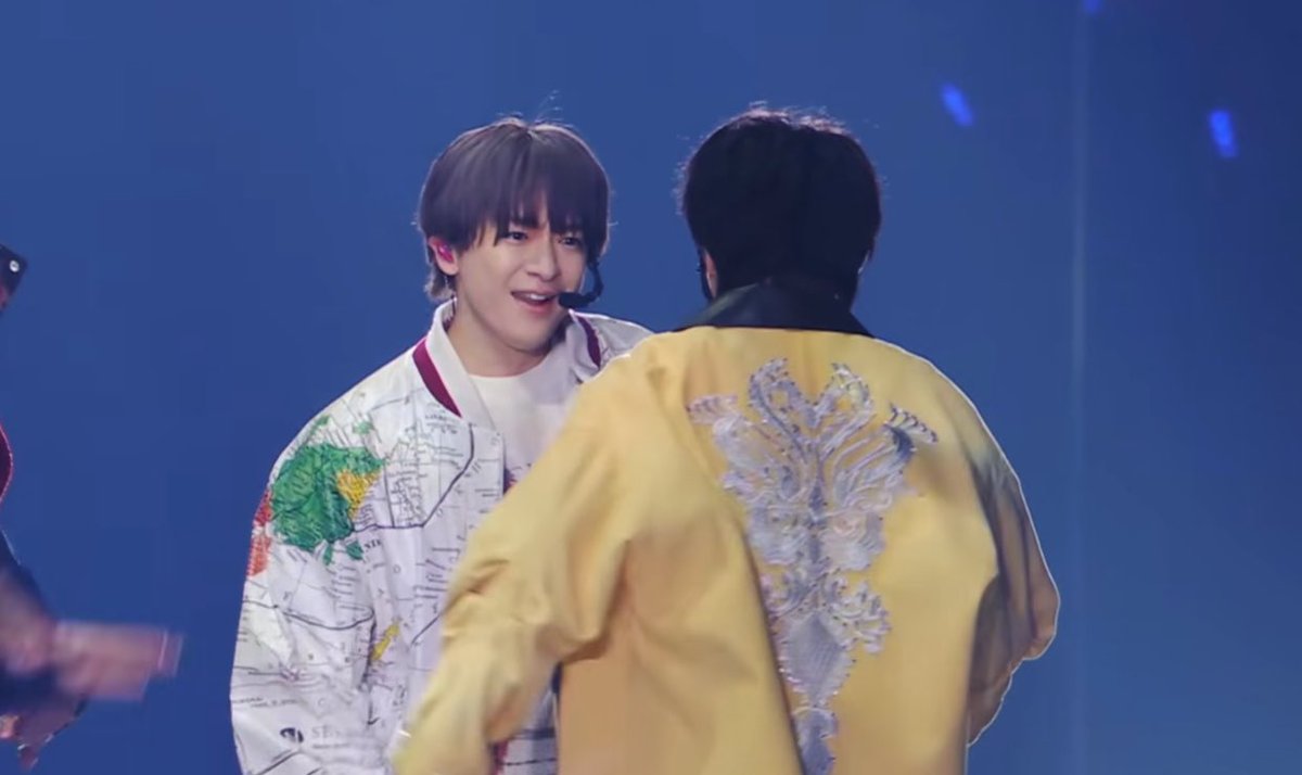 有岡くんの顔みえないけどメンバーを最高の顔にさせてるシリーズ幸すぎる